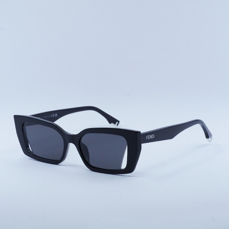 Fendi FE40032I Cat Eye  Sunglasses